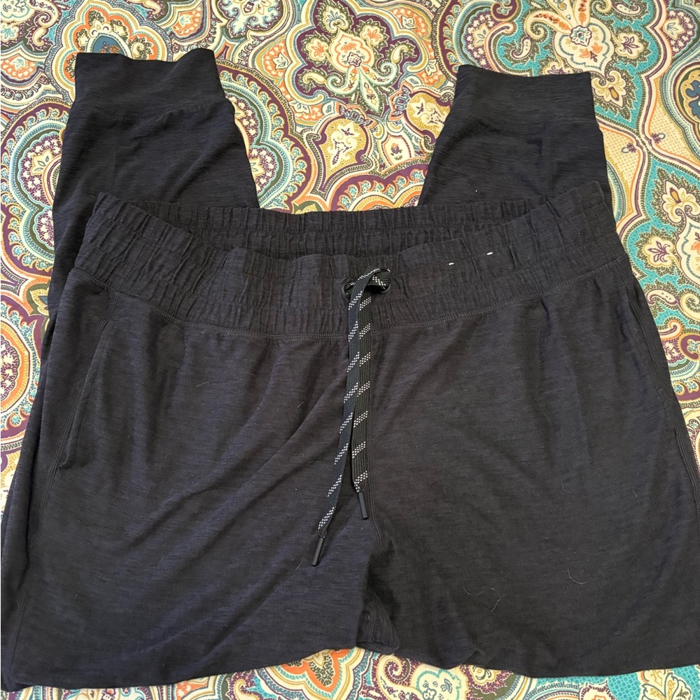Women’s black jogger pants — like new